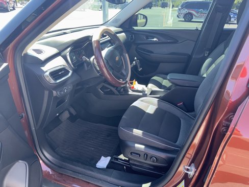 Used 2021 Chevrolet TrailBlazer LT w/ Convenience Package image 4