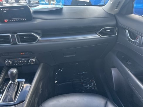 Used 2017 MAZDA CX-5 Touring image 4