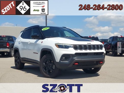 Used 2023 Jeep Compass Trailhawk w/ Trailhawk Elite Group image 1