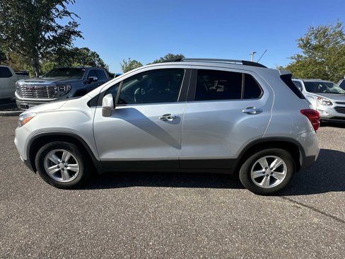Used 2018 Chevrolet Trax LT w/ Driver Confidence Package image 3
