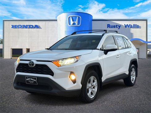 Used 2019 Toyota RAV4 XLE image 4