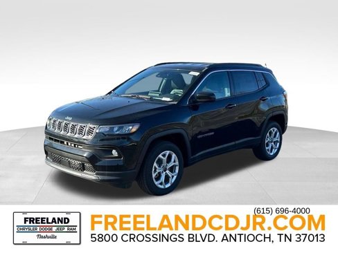 New 2025 Jeep Compass Latitude image 3