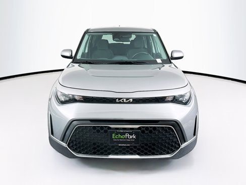 Used 2023 Kia Soul LX w/ LX Technology Package image 2