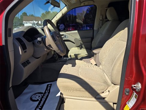 Used 2019 Nissan Frontier SV image 11