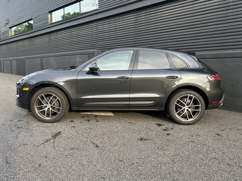 Certified 2025 Porsche Macan image 7