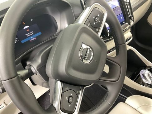 New 2025 Volvo XC40 B5 Plus w/ Protection Package Premier image 23