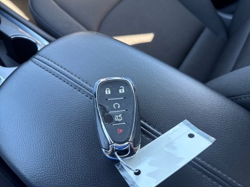 Used 2023 Chevrolet Malibu LT image 11