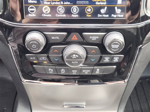 Used 2019 Jeep Grand Cherokee Altitude image 17