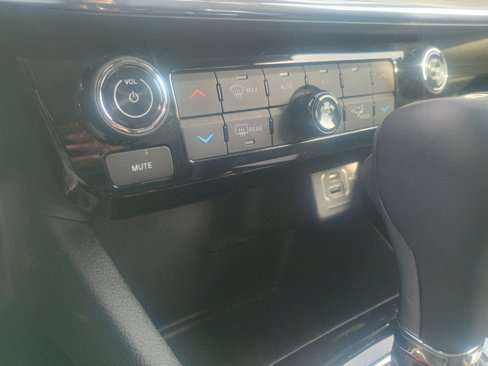 Used 2022 Jeep Compass Limited image 24