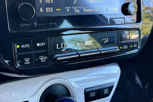 Used 2017 Toyota Prius Four image 22