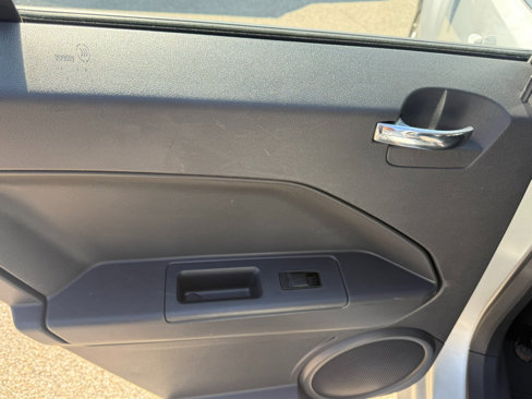 Used 2009 Dodge Caliber SXT image 14