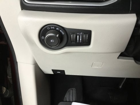 Used 2017 Chrysler Pacifica Touring-L Plus image 39