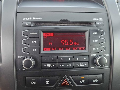 Used 2011 Kia Sorento LX w/ Convenience Pkg image 14