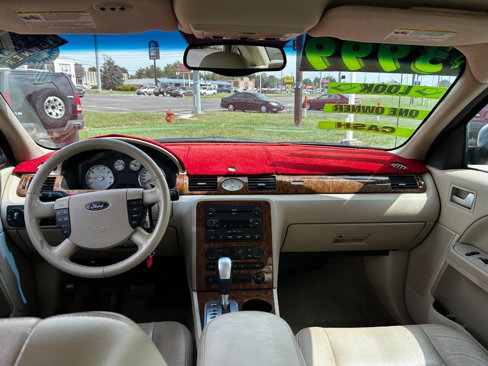 Used 2005 Ford Five Hundred Limited image 8