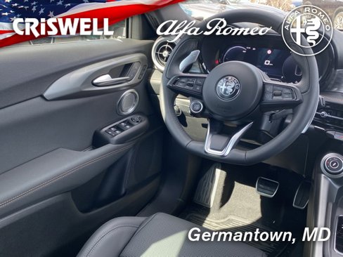 New 2025 Alfa Romeo Tonale w/ Premium Package image 43