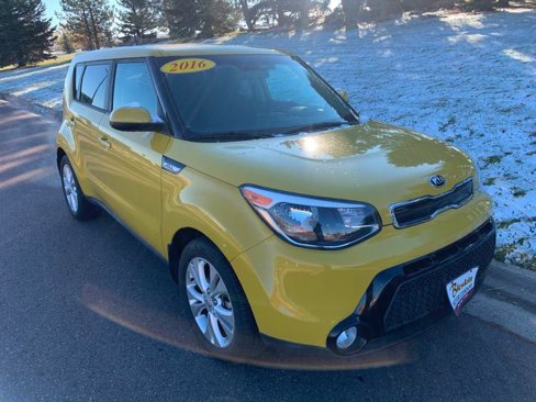 Used 2016 Kia Soul + image 7