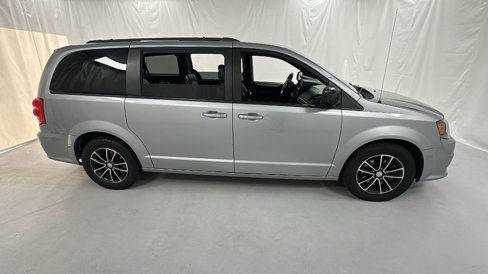 Used 2018 Dodge Grand Caravan GT image 2