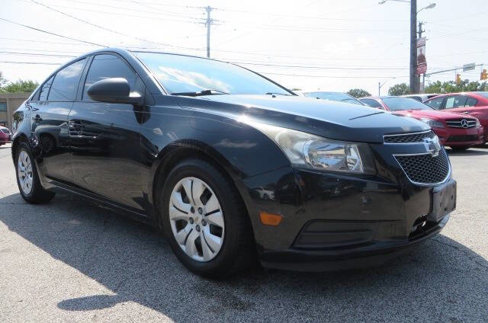 Used 2013 Chevrolet Cruze LS image 2