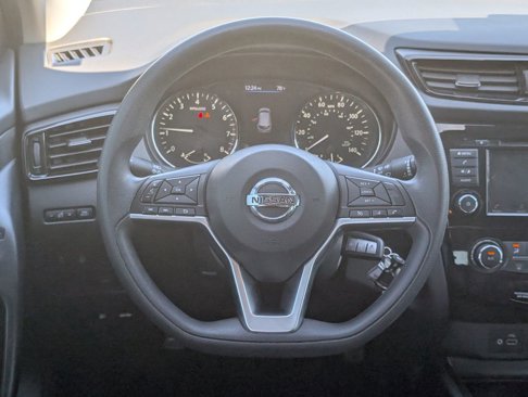 Used 2021 Nissan Rogue Sport S image 15