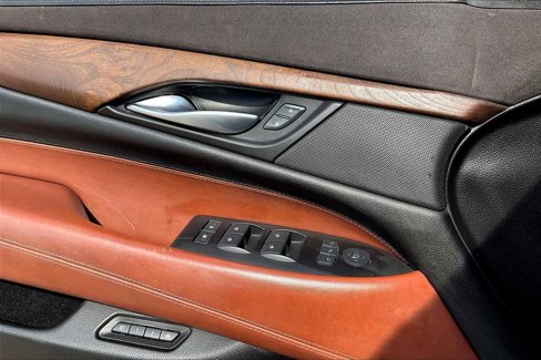 Used 2016 Cadillac Escalade ESV Premium image 32
