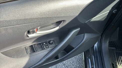 Used 2021 Toyota Corolla LE image 14