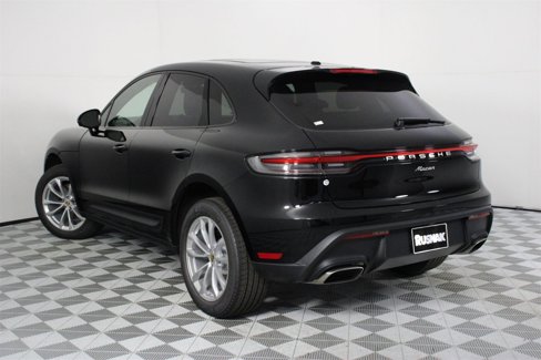 New 2026 Porsche Macan image 3
