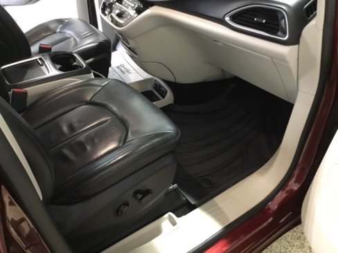 Used 2017 Chrysler Pacifica Touring-L Plus image 52