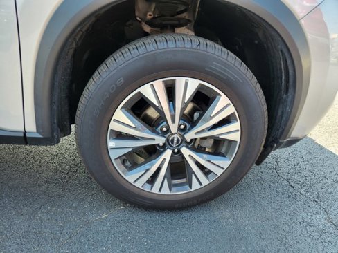 Used 2023 Nissan Rogue SV image 40