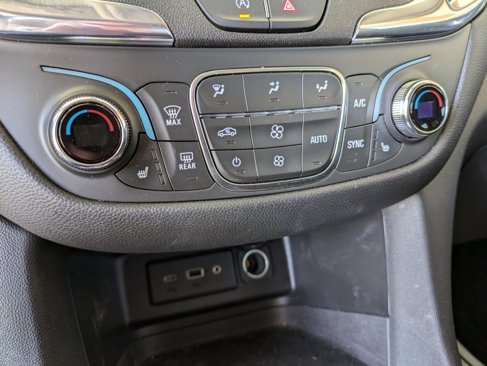 Used 2022 Chevrolet Equinox LT image 18