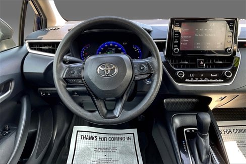 Used 2020 Toyota Corolla LE image 2