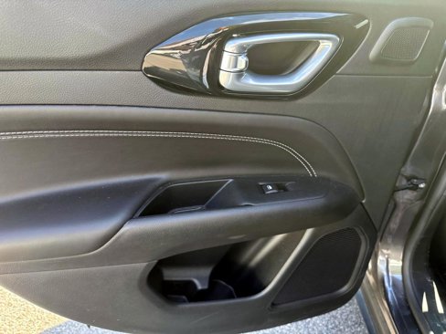 Used 2022 Jeep Compass Latitude w/ Sun and Sound Group image 8