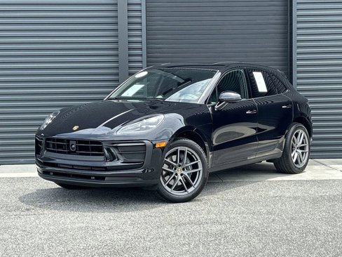 New 2025 Porsche Macan image 1