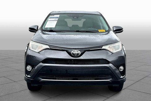 Used 2018 Toyota RAV4 XLE image 3