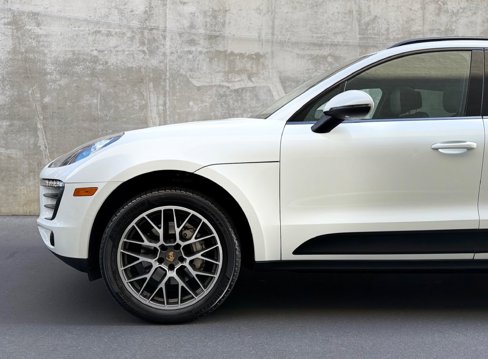 Used 2017 Porsche Macan S image 8