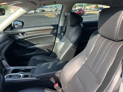 Used 2021 Honda Accord Touring image 17