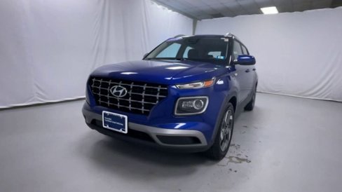 Used 2022 Hyundai Venue Limited image 18