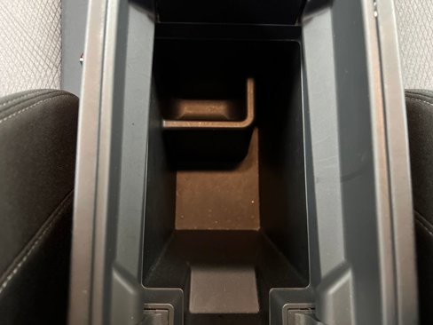 Used 2024 Nissan Rogue SV image 37