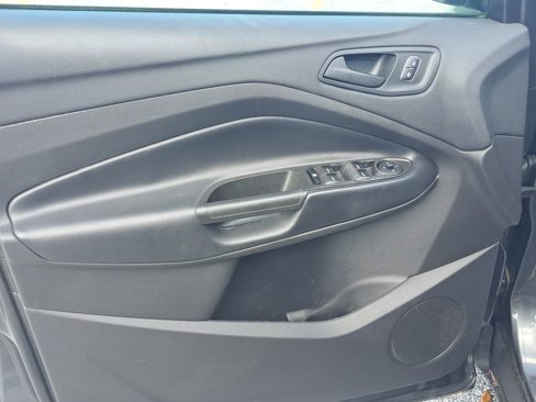 Used 2019 Ford Escape S image 16