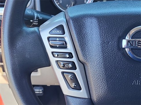 Used 2017 Nissan Titan SV image 13