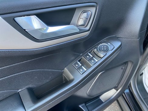 Used 2021 Ford Escape SE w/ Cold Weather Package image 15