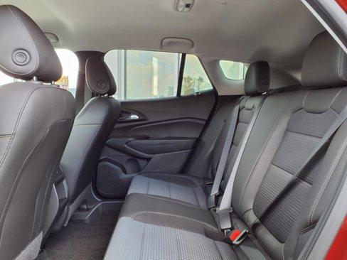Used 2024 Chevrolet Trax LT w/ Driver Confidence Package image 17