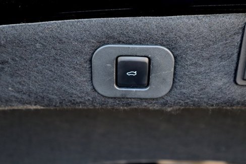 Used 2017 Lincoln Continental Select image 24