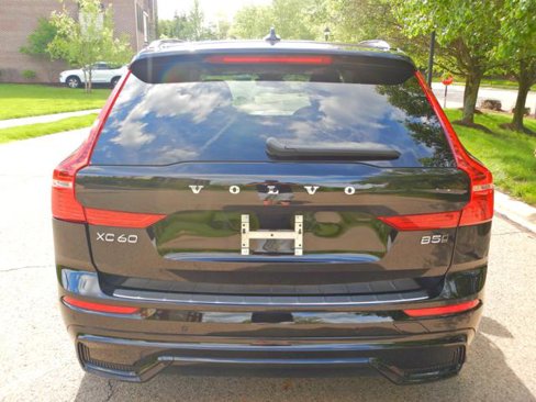 Used 2024 Volvo XC60 B5 Core w/ Protection Package Premier image 8