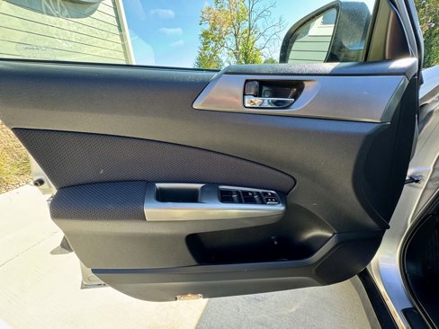 Used 2012 Subaru Forester 2.5X Premium w/ Popular Pkg 3 image 24