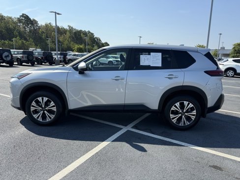 Used 2023 Nissan Rogue SV image 4