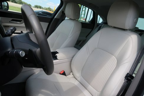 Used 2017 Jaguar XF Prestige image 15