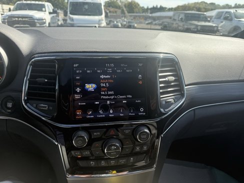 Used 2019 Jeep Grand Cherokee Limited w/ Trailer Tow Group IV image 13