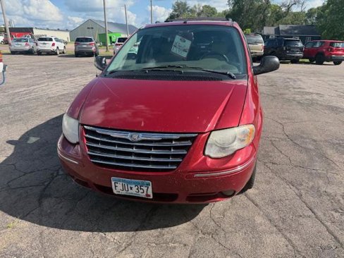 Used 2006 Chrysler Town & Country Limited w/ Trailer Tow Prep Group image 3