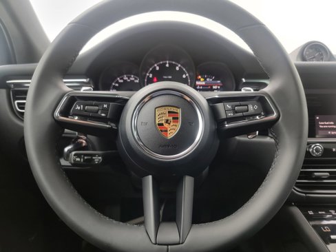 New 2026 Porsche Macan image 21