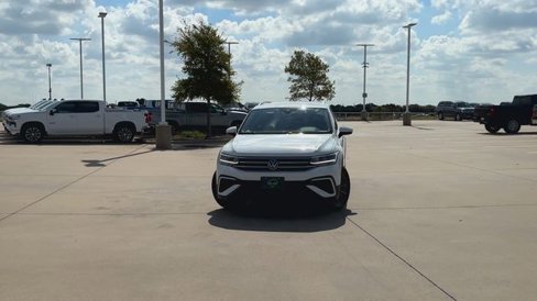 Used 2024 Volkswagen Tiguan SE image 3